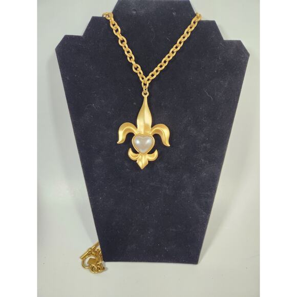 Heart Necklace Gold Tone Ann Klein Fleur-de-Lis Heart Necklace 20in - Picture 1 of 5